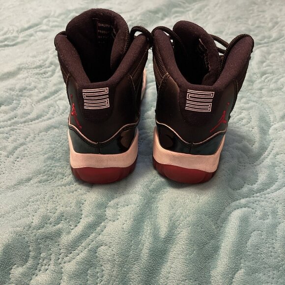 Size 13C (PS) Jordan 11 Retro 2019 Bred Pre Owned Black & White Children’s Shoes - Picture 5 of 14